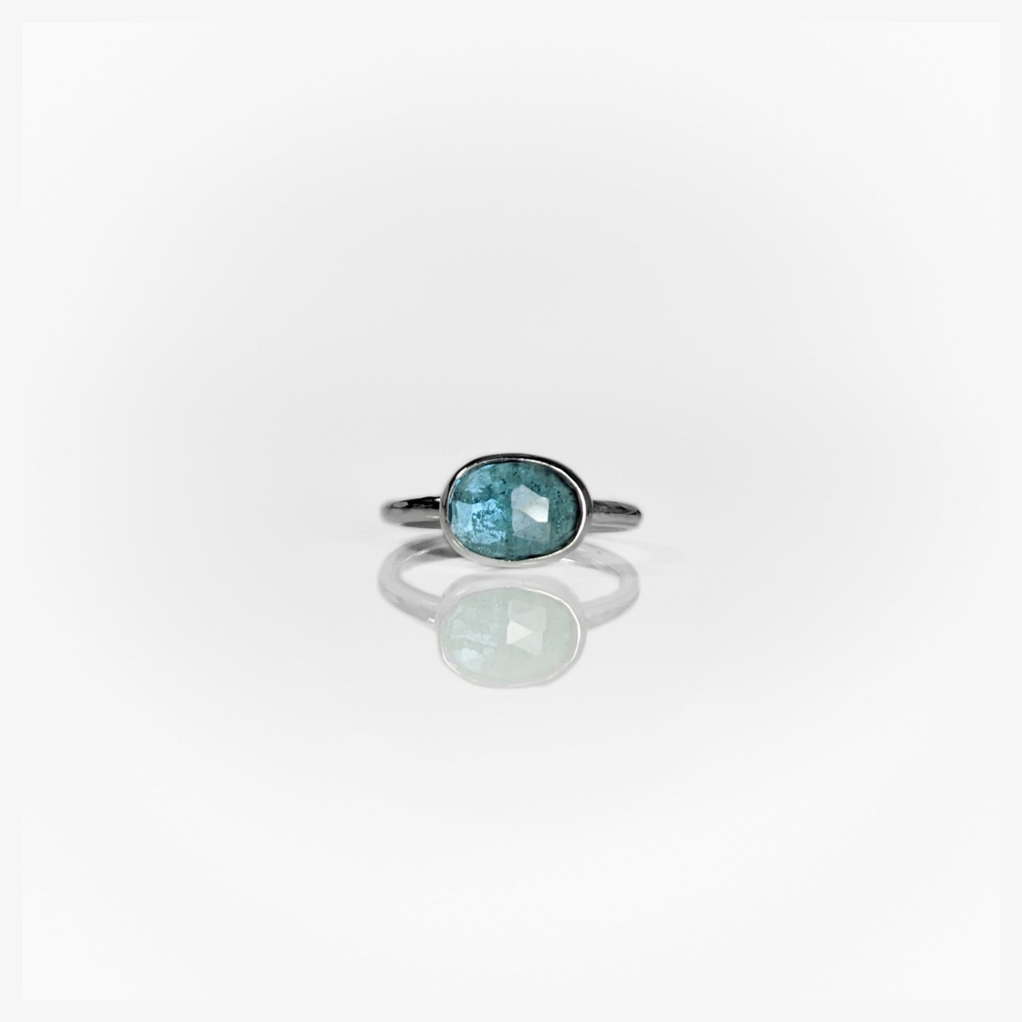 Storyteller MINI Ring | London Blue Topaz (LBT014)